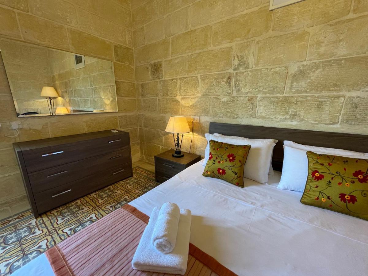 Penelope Townhouse Otel Ghajn il-Kbira  Dış mekan fotoğraf