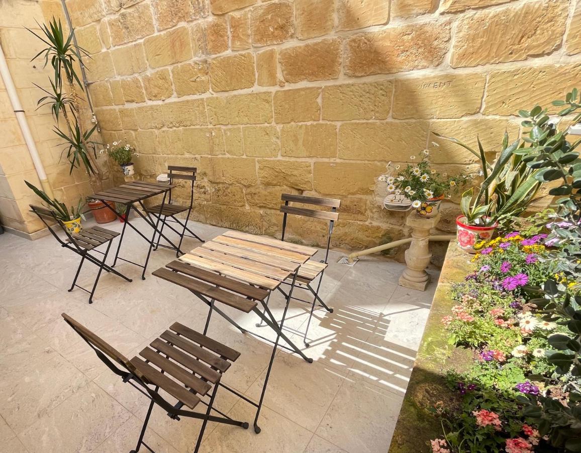 Penelope Townhouse Otel Ghajn il-Kbira  Dış mekan fotoğraf