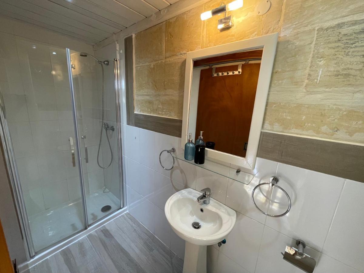 Penelope Townhouse Otel Ghajn il-Kbira  Dış mekan fotoğraf